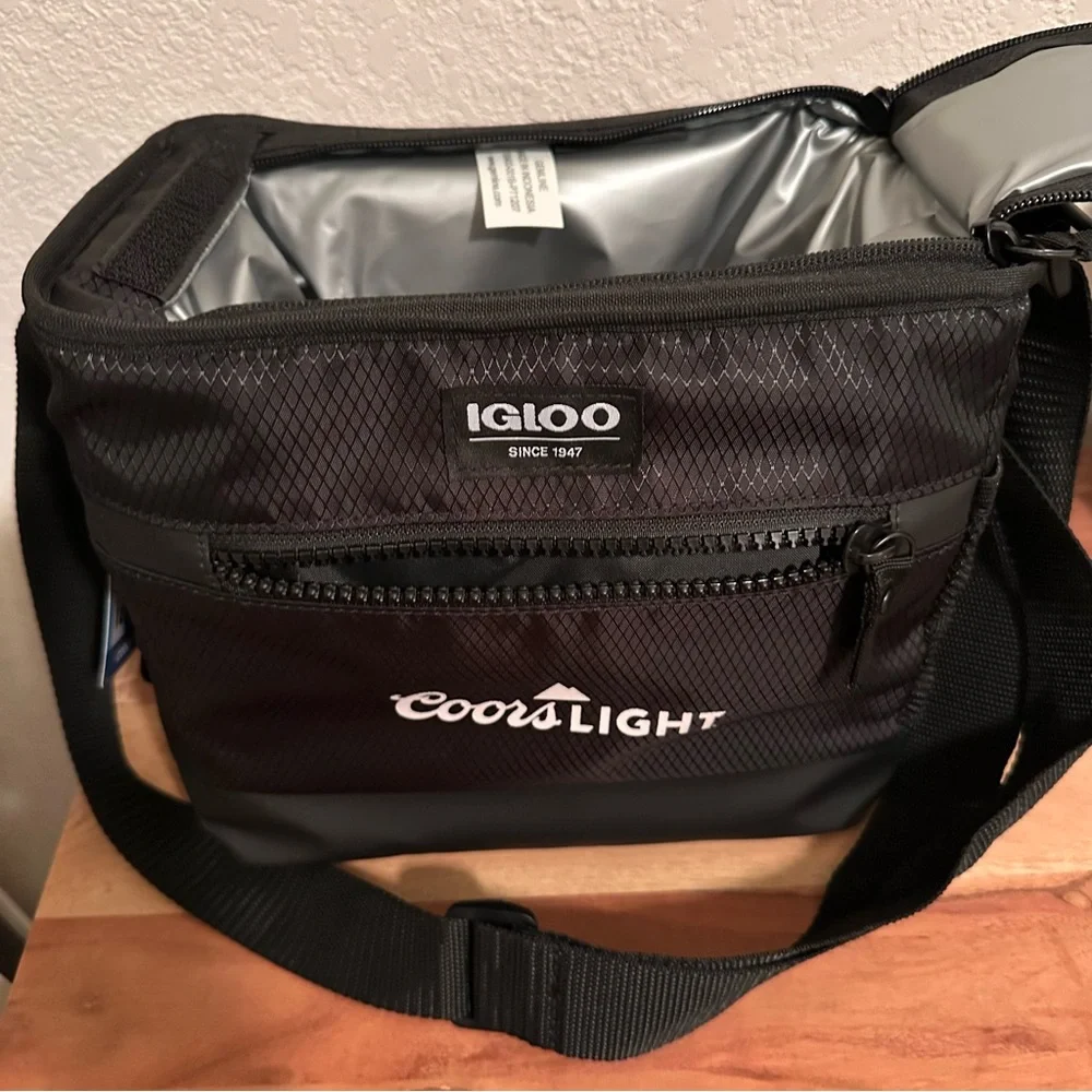 Igloo Insulated Coors Light Black Cooler Bag NWT